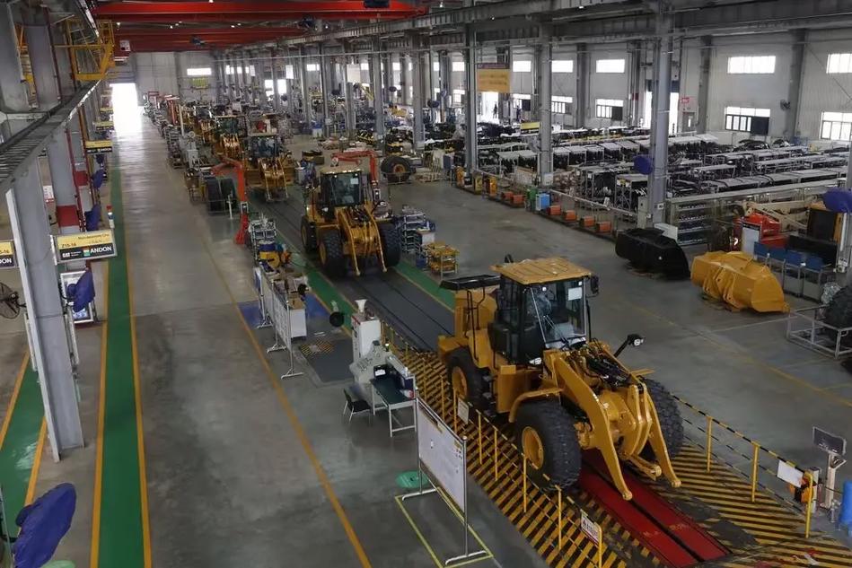 卡特彼勒青州工厂 山工品牌的现代化生产基地与工程机械行业标杆